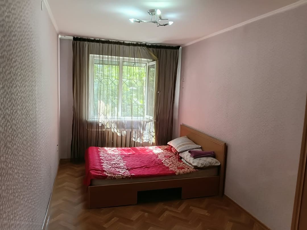 3 ком, 104 серия, 58 м2, этаж 3/4, Сост: Среднее