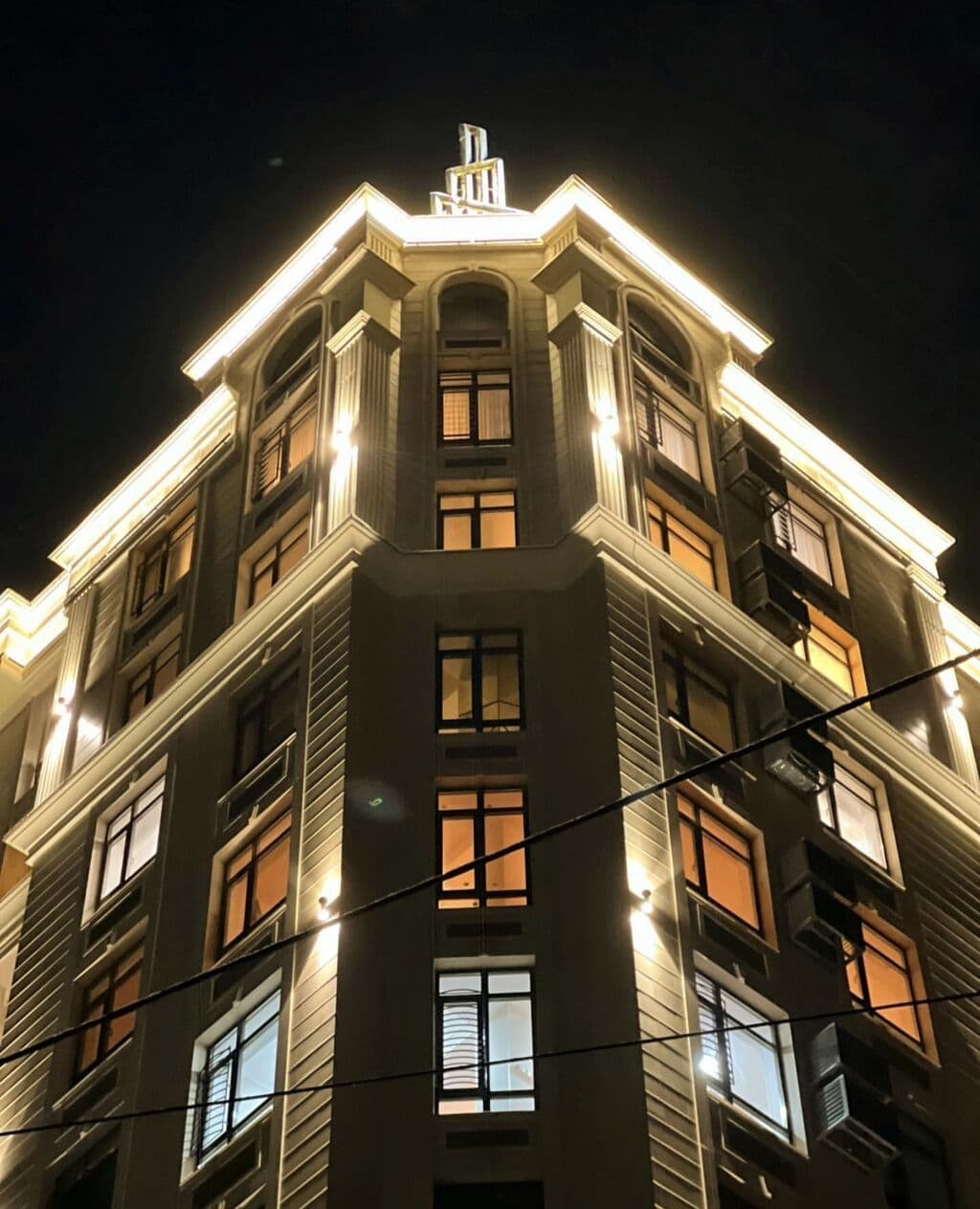 Элитка, 2 ком, 70 м2, этаж 12/12, ж/к Кристалл (Kristal), Сост: Евроремонт