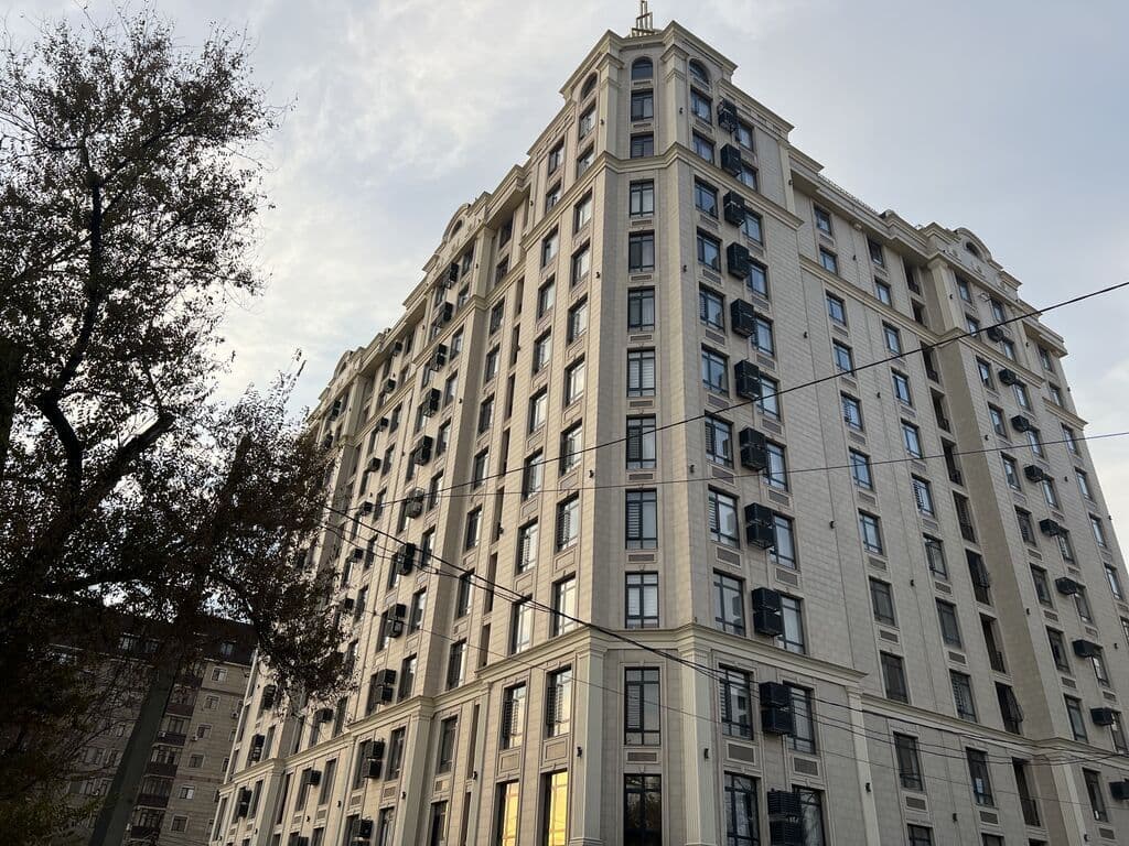 Цокольный этаж, Коммерческая, 29 м2, этаж 0/12, Сост: Евроремонт