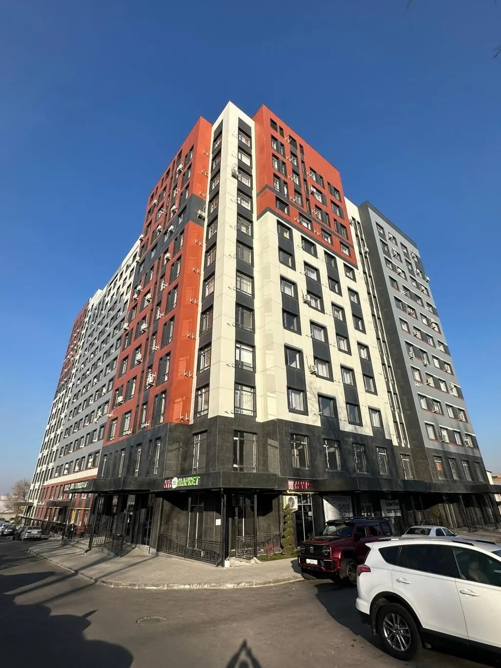 Элитка, 1 ком, 40 м2, этаж 1/10, ж/к Восточный Парк (Vostochnyi Park), Сост: Евроремонт