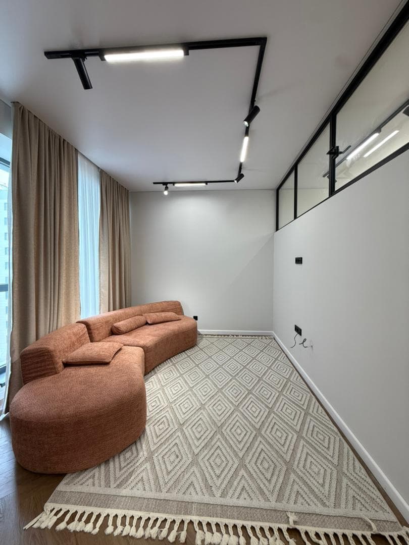 Элитка, 3 ком, 83 м2, этаж 11/15, ж/к Кап Строй Сити (Capstroy City), Сост: Евроремонт