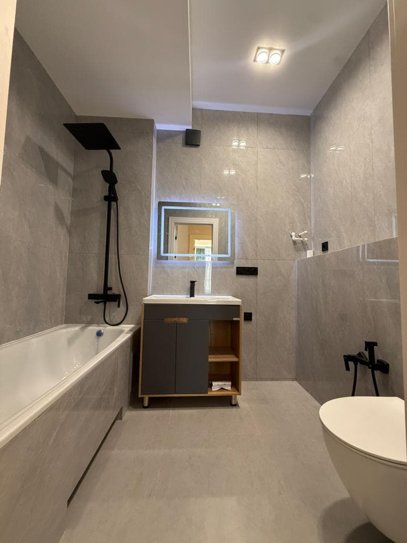 Элитка, 3 ком, 83 м2, этаж 11/15, ж/к Кап Строй Сити (Capstroy City), Сост: Евроремонт - фото 12