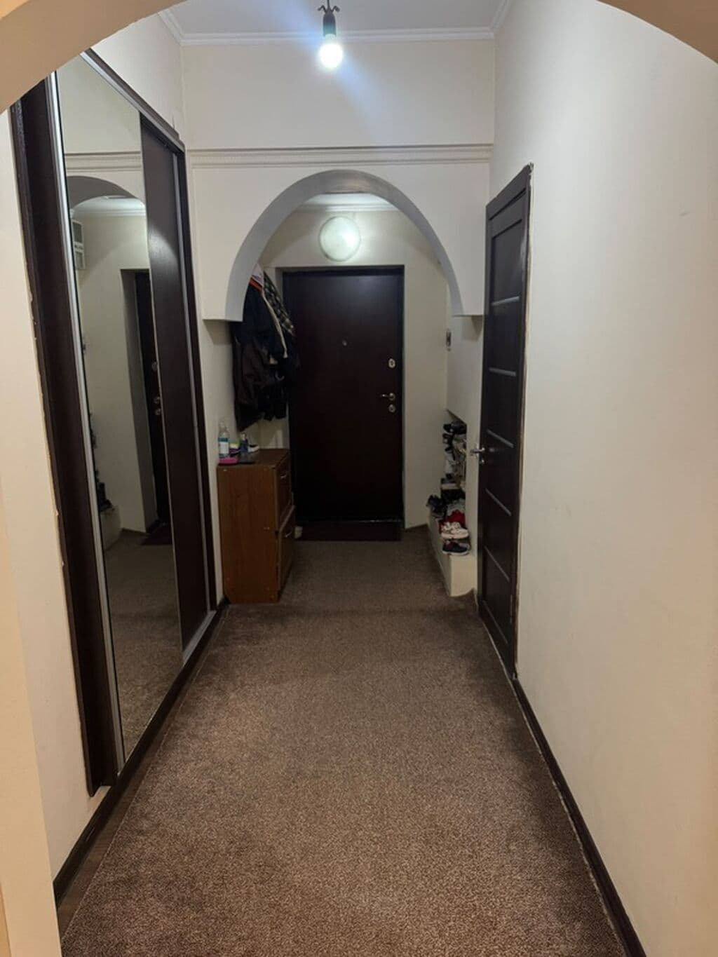 2 ком, Сталинка, 51 м2, этаж 1/3, Сост: Евроремонт