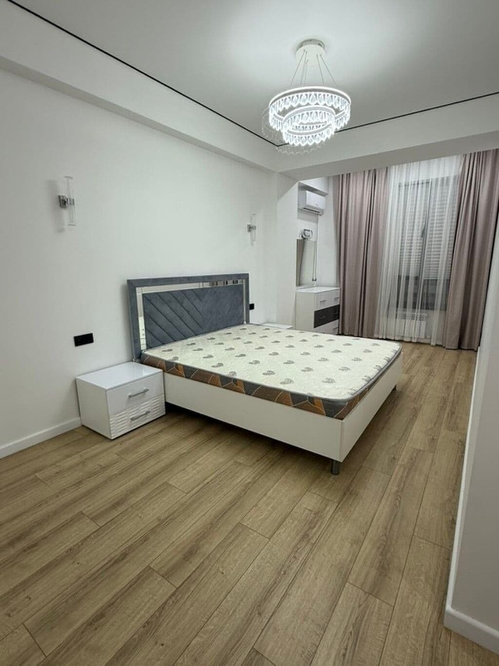 Элитка, 3 ком, 105 м2, этаж 2/5, Сост: Евроремонт